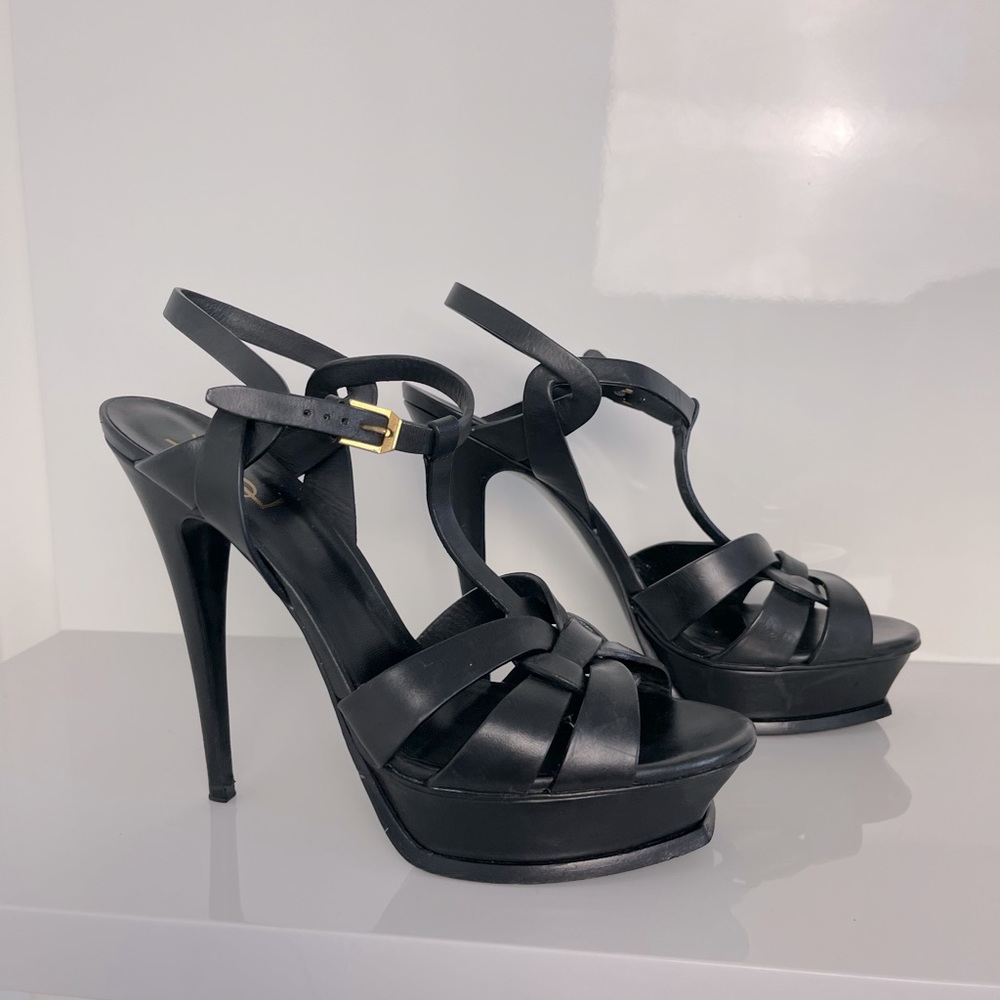 YSL TRIBUTE PLATFORM SANDALS IN PATENT LEATHER